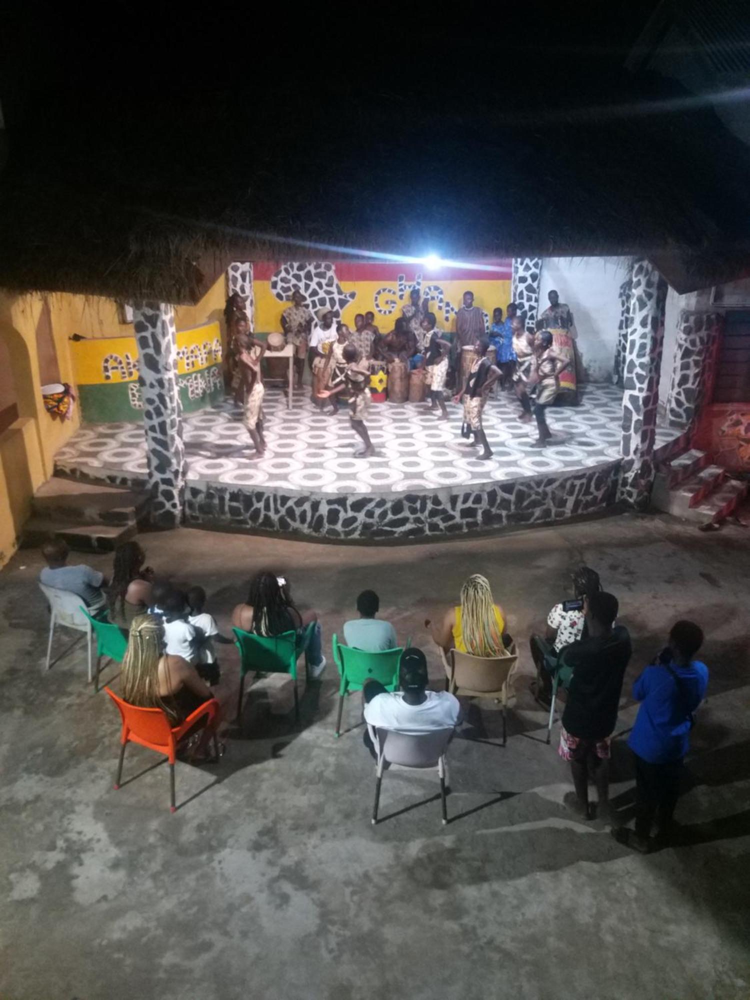Akomapa Village Elmina Luaran gambar